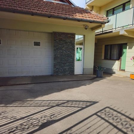 סראייבו Peaceful Vacation Villa & Garden מראה חיצוני תמונה