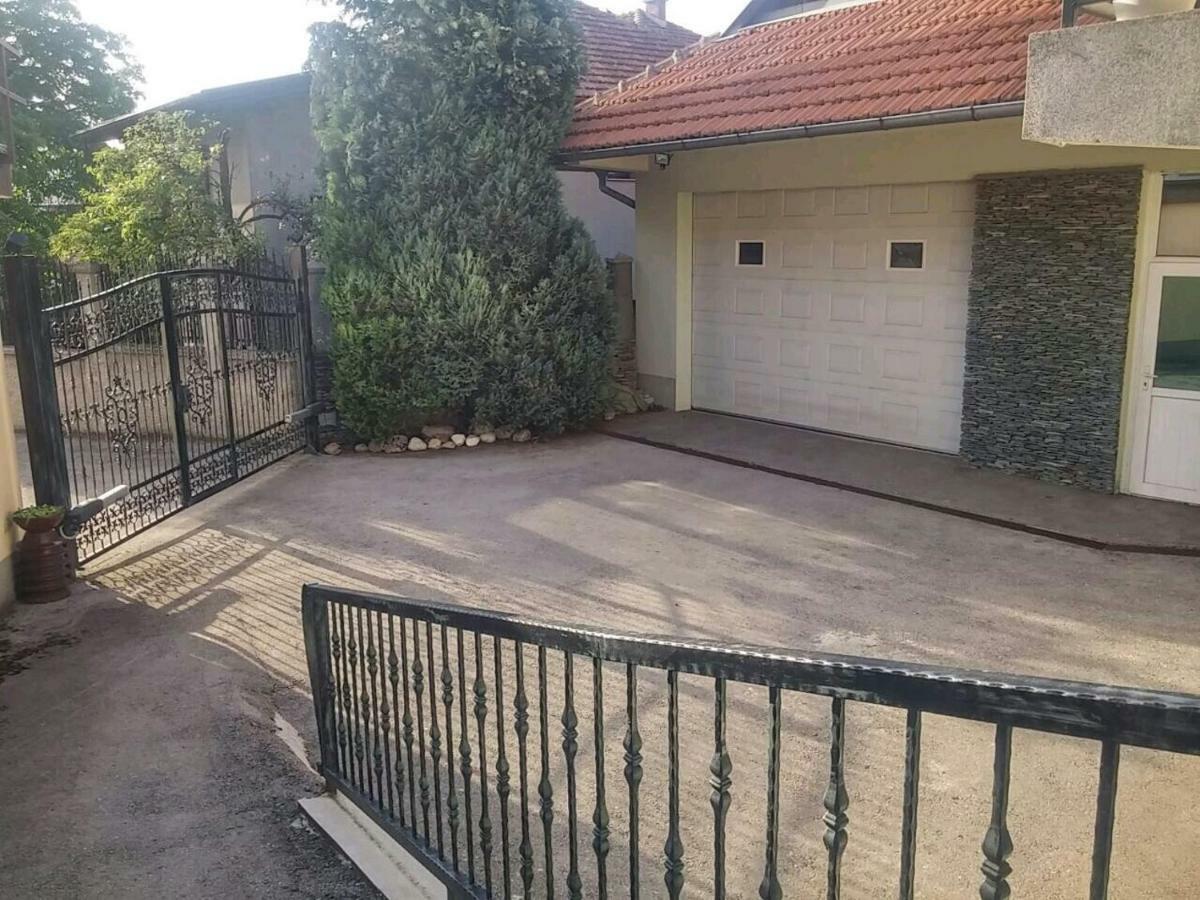 סראייבו Peaceful Vacation Villa & Garden מראה חיצוני תמונה